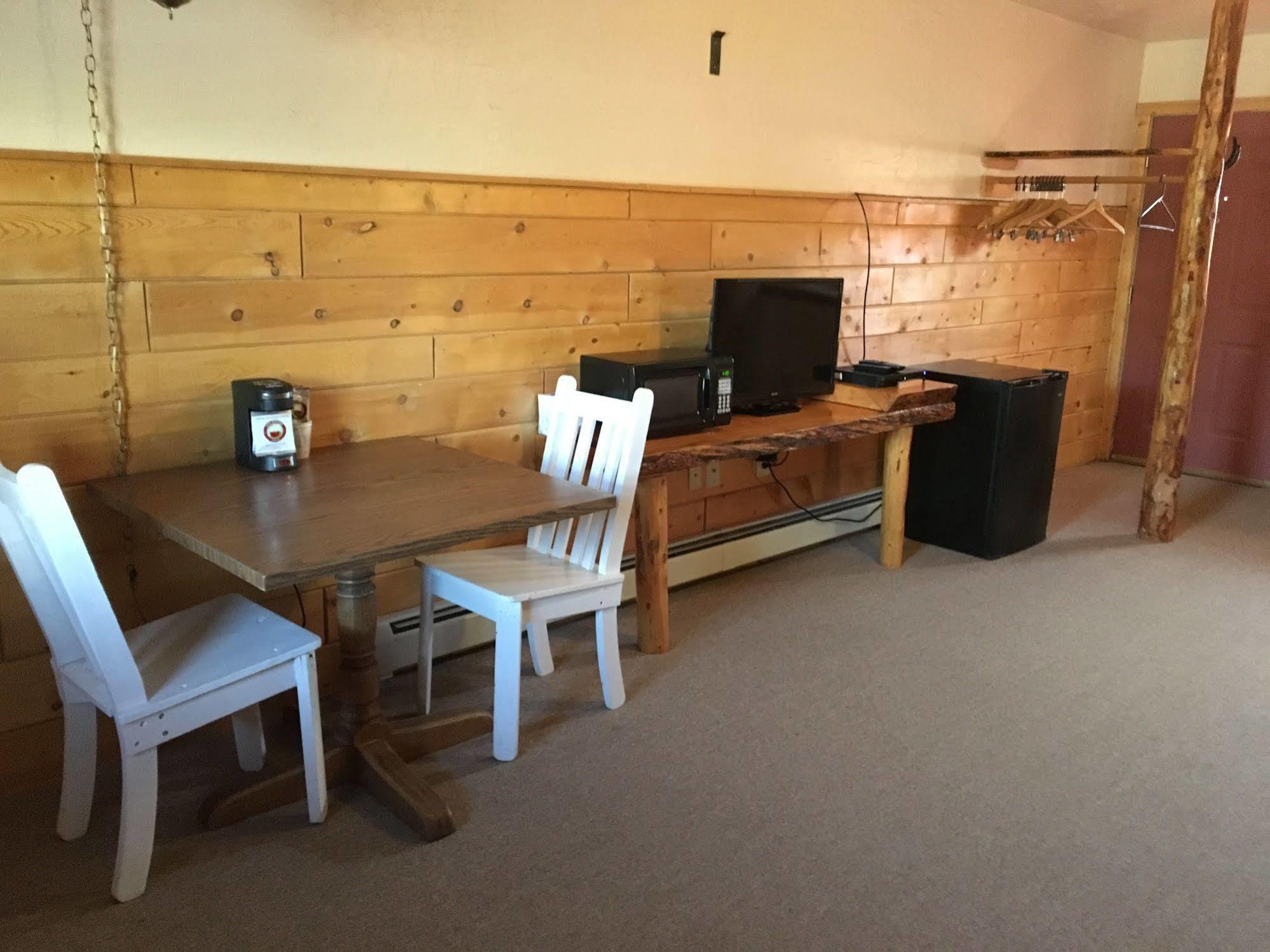 Chinook Winds Motel Dubois Extérieur photo